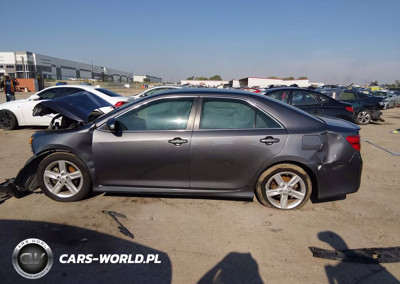 2014 Toyota Camry Se VIN:4T1BF1FK0EU737877 - 15
