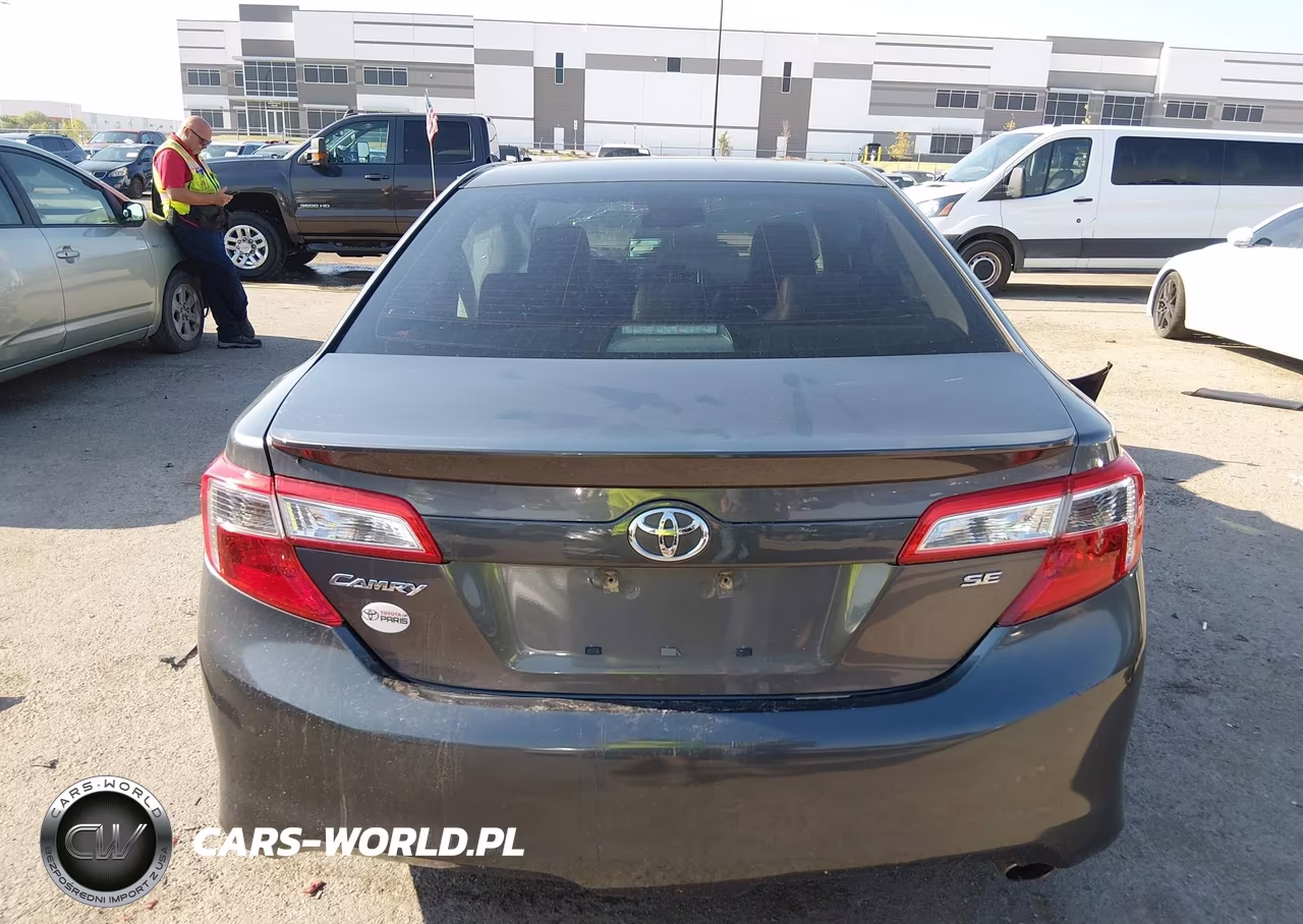 2014 Toyota Camry Se VIN:4T1BF1FK0EU737877 - 17