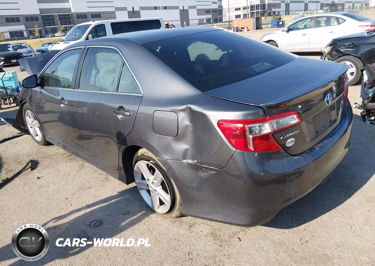 2014 Toyota Camry Se VIN:4T1BF1FK0EU737877 - 3