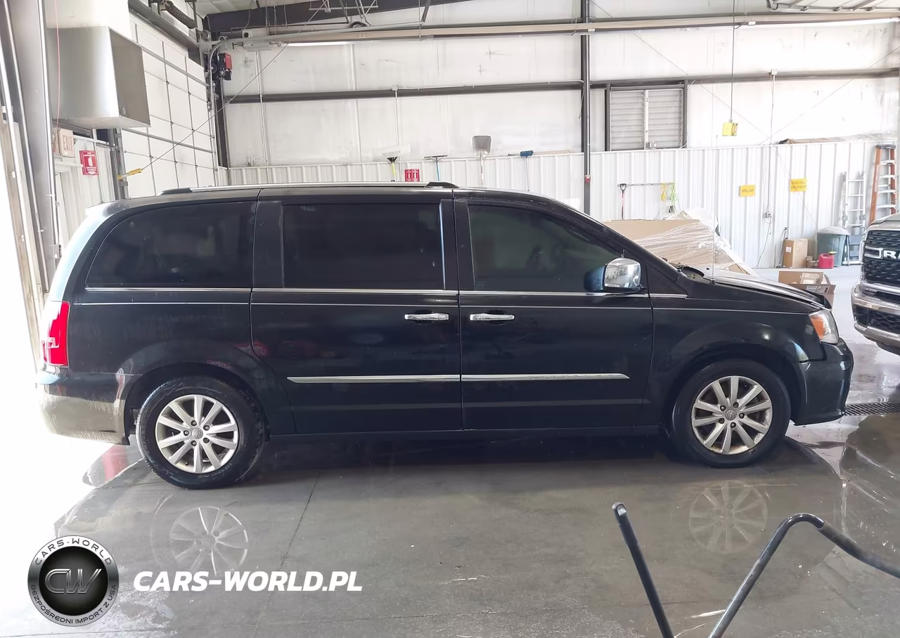2016 Chrysler Town & Country Limited Platinum VIN:2C4RC1GG8GR150848 - 13