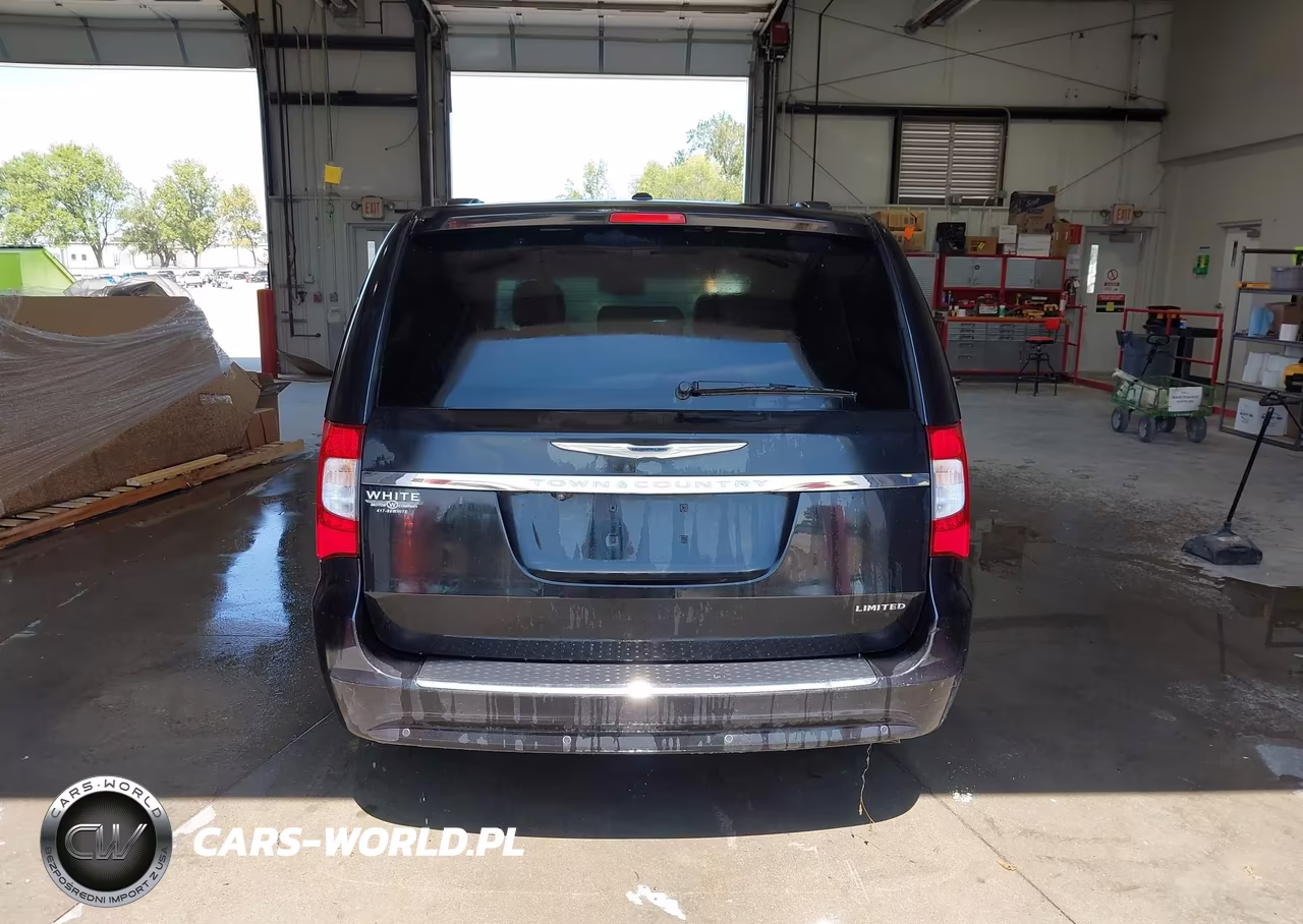 2016 Chrysler Town & Country Limited Platinum VIN:2C4RC1GG8GR150848 - 16