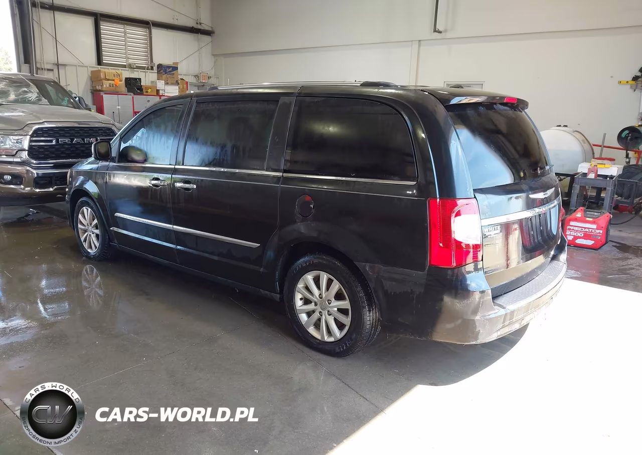 2016 Chrysler Town & Country Limited Platinum VIN:2C4RC1GG8GR150848 - 3