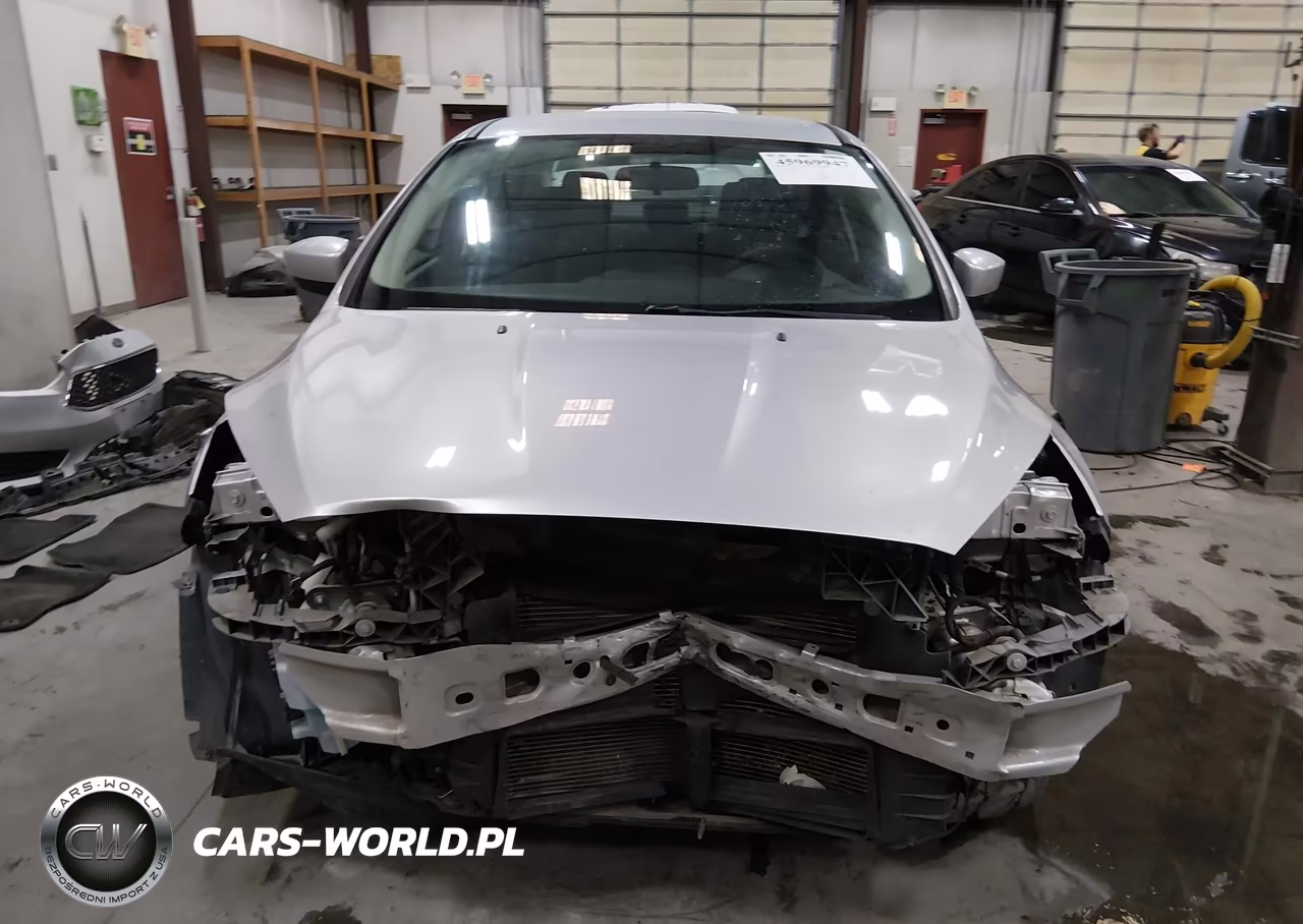 2018 Ford Focus Se VIN:1FADP3F27JL327962 - 13