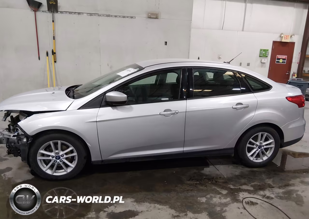 2018 Ford Focus Se VIN:1FADP3F27JL327962 - 15