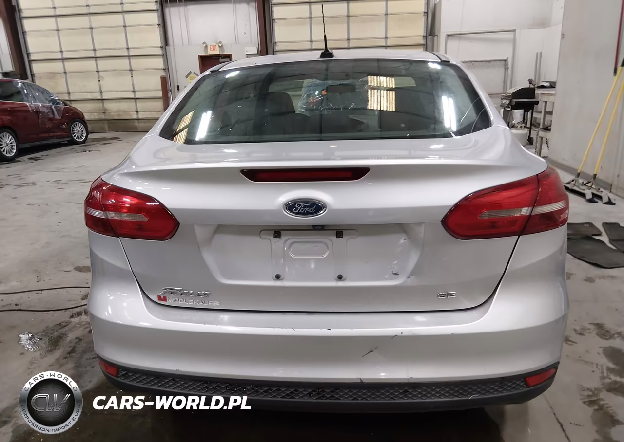 2018 Ford Focus Se VIN:1FADP3F27JL327962 - 17