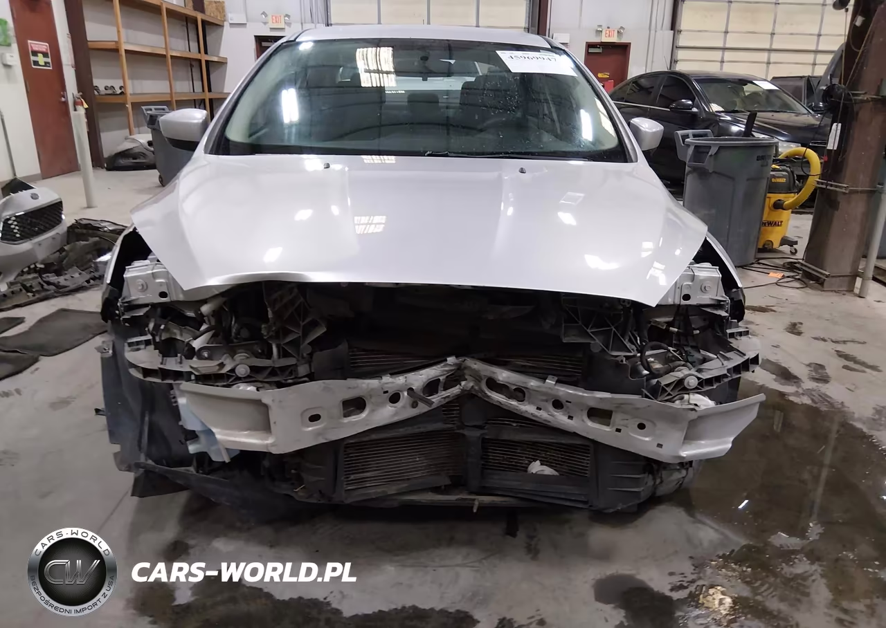 2018 Ford Focus Se VIN:1FADP3F27JL327962 - 6