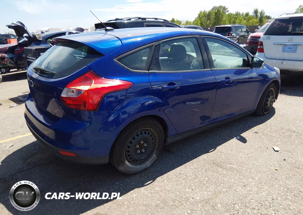 2012 Ford Focus Se VIN:1FAHP3K24CL468885 - 4