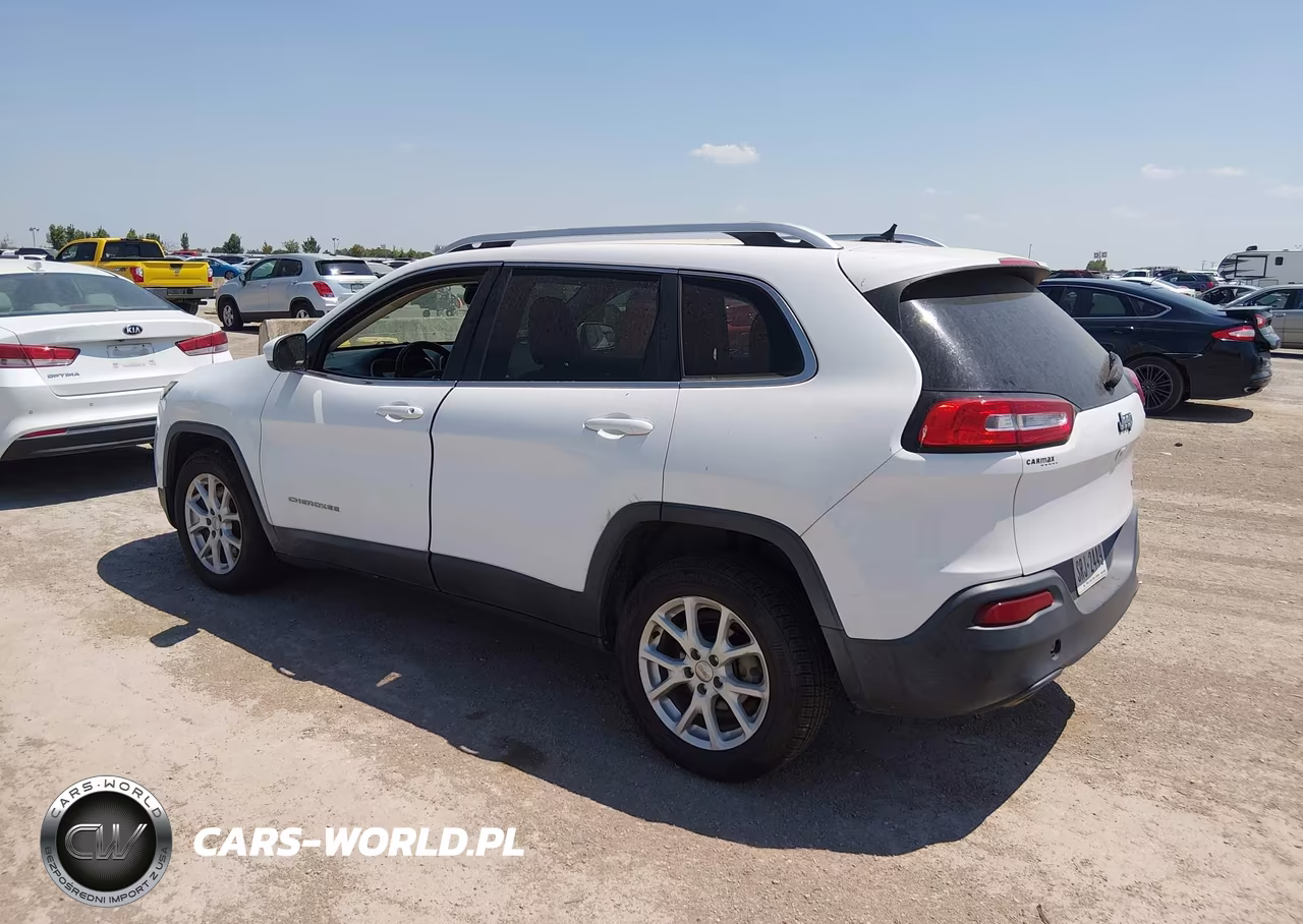 2015 Jeep Cherokee Latitude VIN:1C4PJLCB4FW741591 - 3