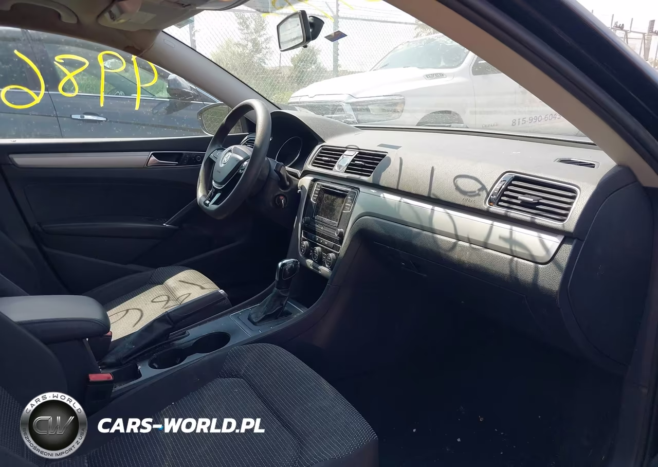 2017 Volkswagen Passat 1.8T S VIN:1VWAT7A3XHC067855 - 5