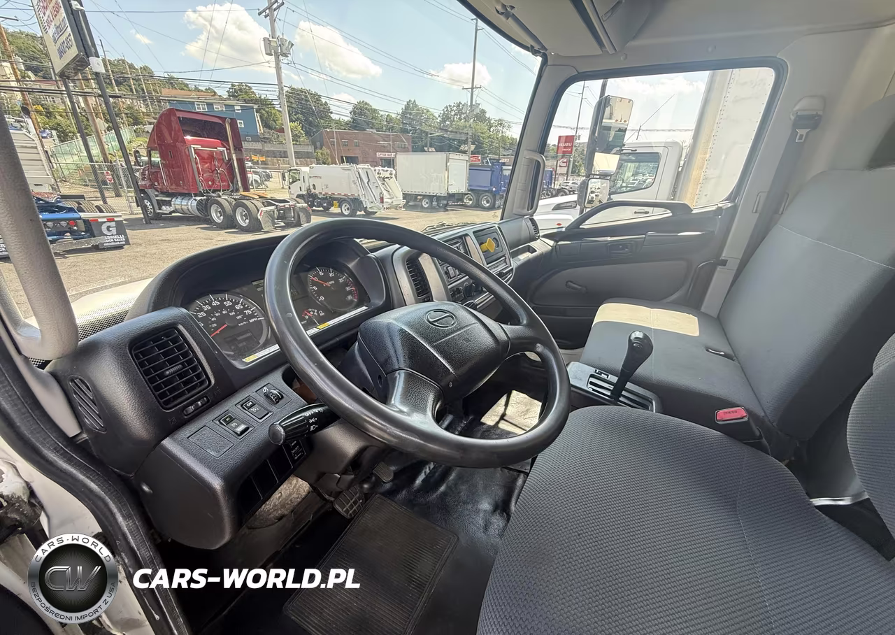 2015 Hino 268A Box Truck VIN:5PVNJ8JT9F4S56181 - 9