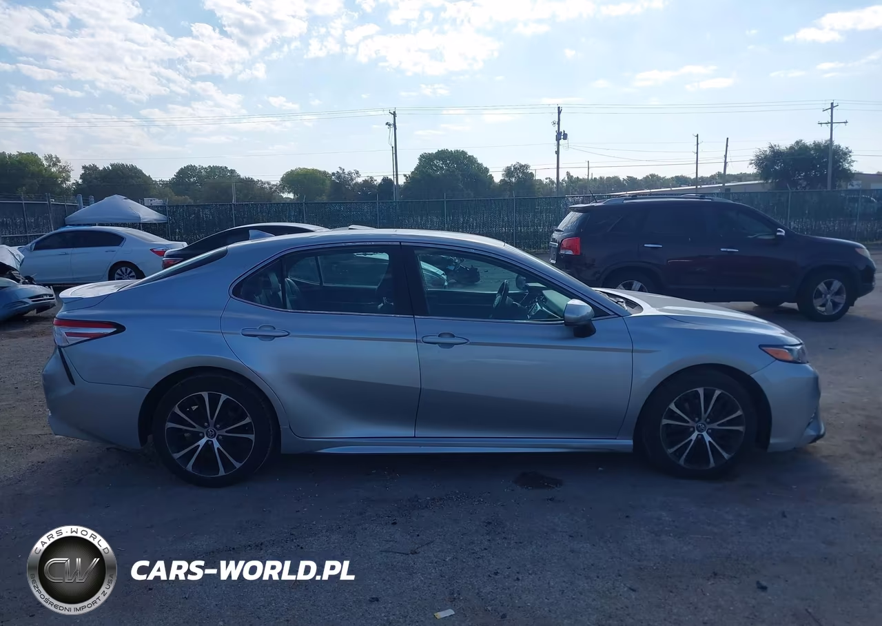 2020 Toyota Camry Se VIN:4T1G11AK4LU935242 - 13