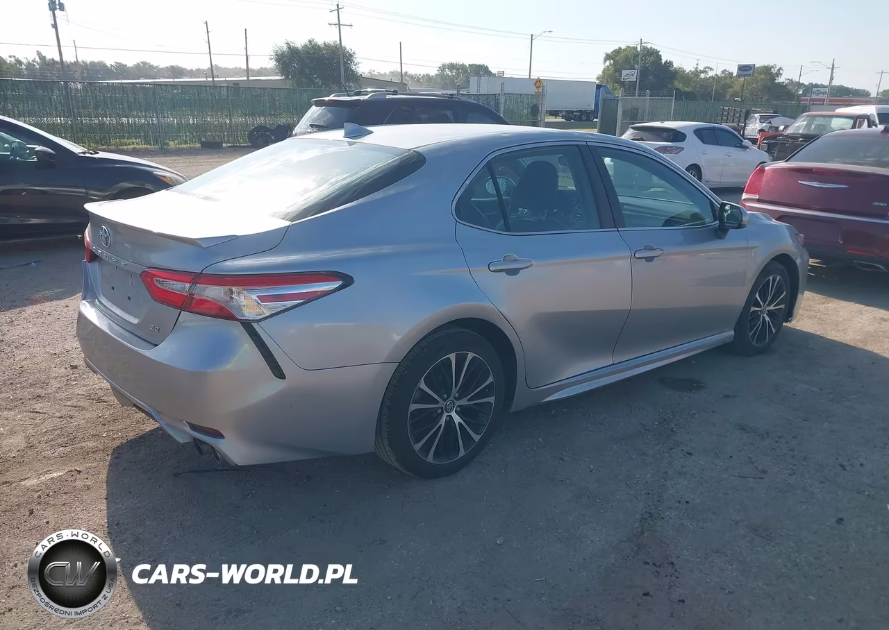 2020 Toyota Camry Se VIN:4T1G11AK4LU935242 - 4