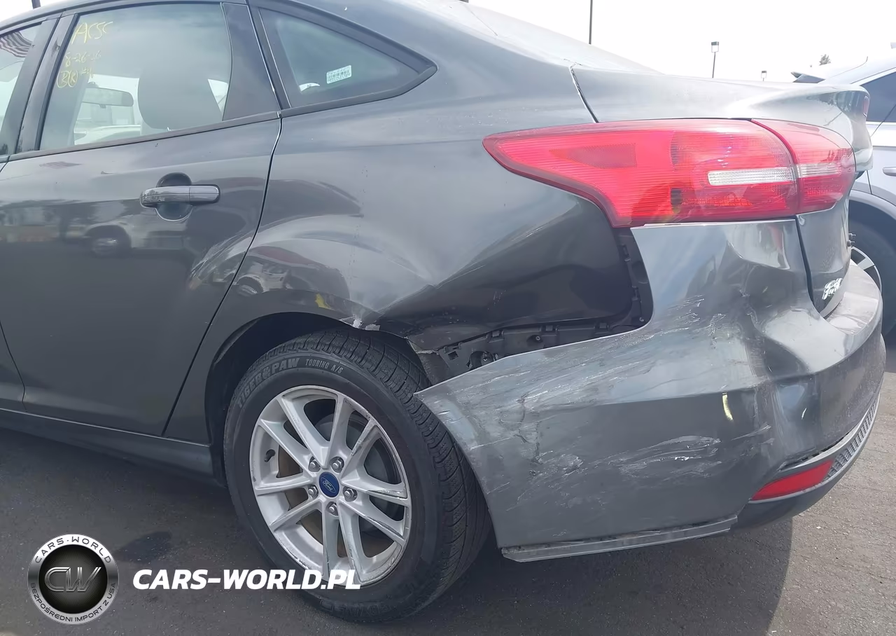 2017 Ford Focus Se VIN:1FADP3F27HL217942 - 6