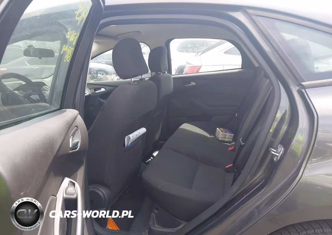 2017 Ford Focus Se VIN:1FADP3F27HL217942 - 8