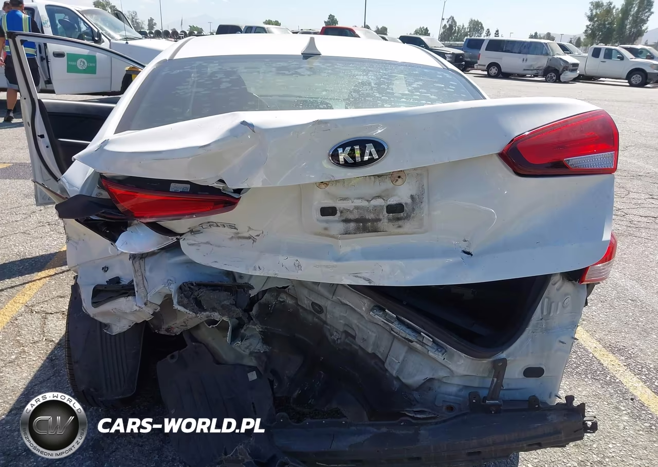 2018 Kia Forte Lx VIN:3KPFK4A75JE270275 - 13