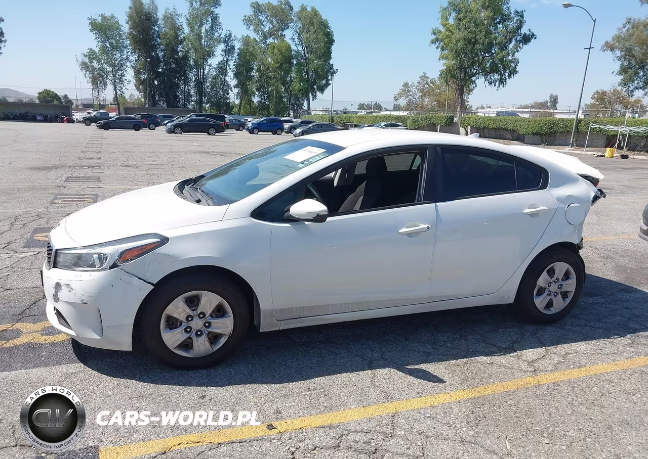 2018 Kia Forte Lx VIN:3KPFK4A75JE270275 - 17