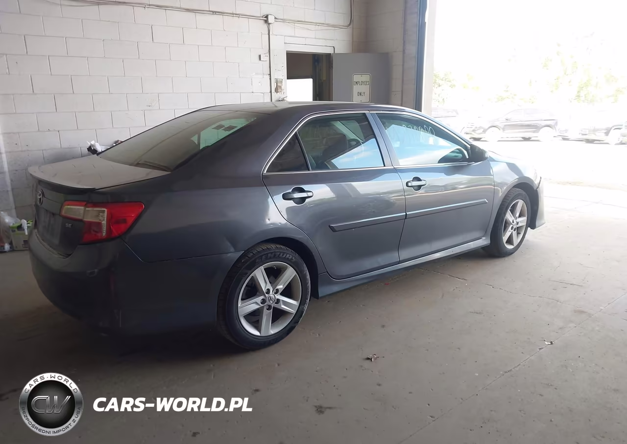 2013 Toyota Camry Se VIN:4T1BF1FK0DU670146 - 4