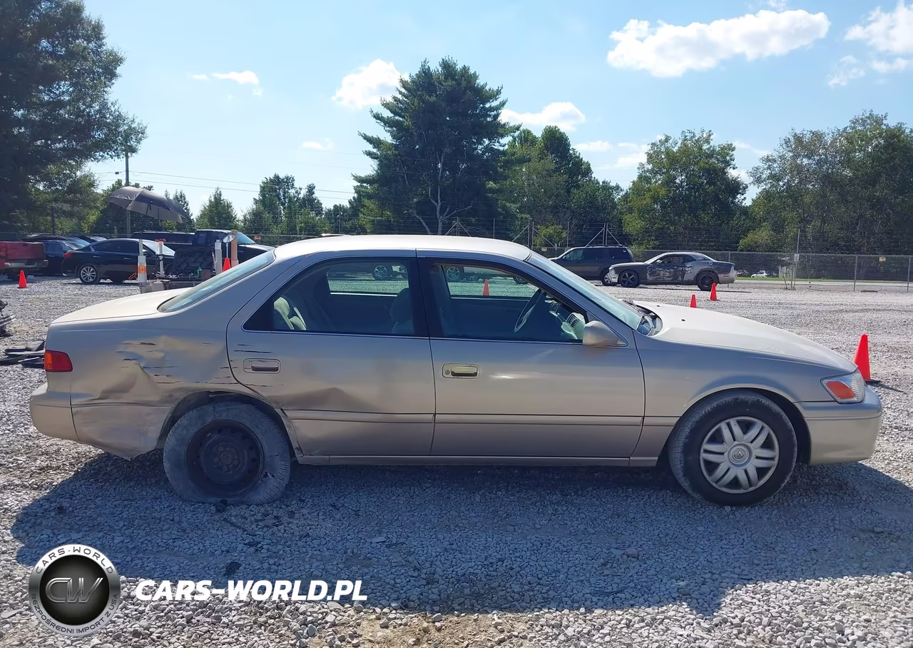 2000 Toyota Camry Le VIN:4T1BG22K3YU942395 - 13
