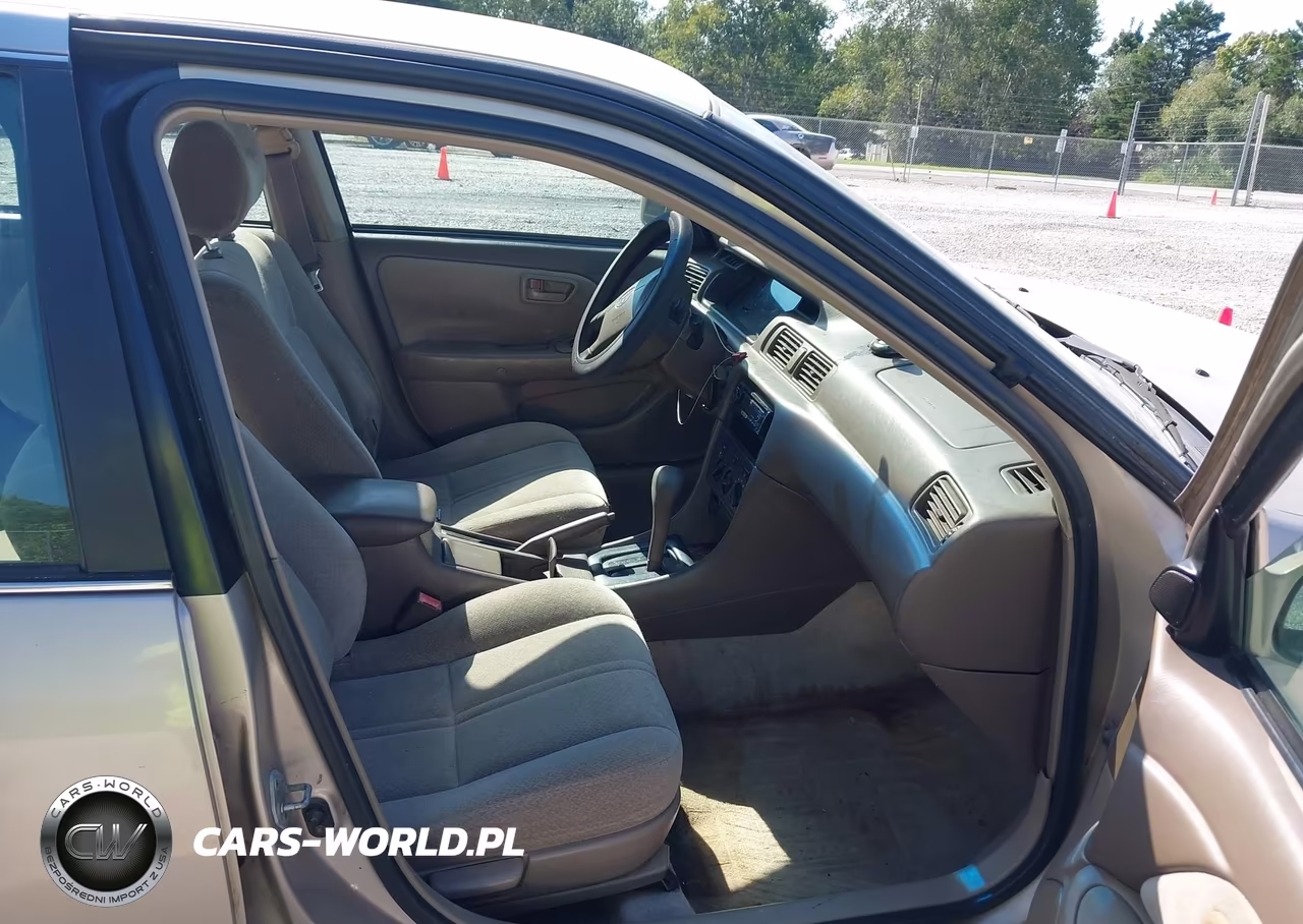 2000 Toyota Camry Le VIN:4T1BG22K3YU942395 - 5