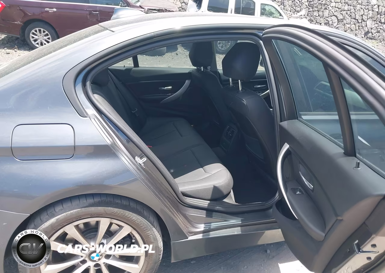 2018 BMW 320I VIN:WBA8E1G54JNU90410 - 8
