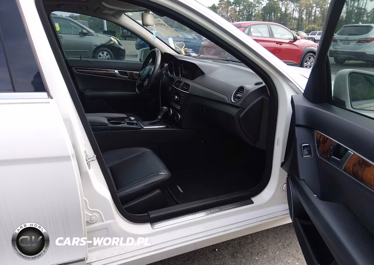2014 Mercedes-Benz C 250 Luxury VIN:WDDGF4HB6EG246856 - 5