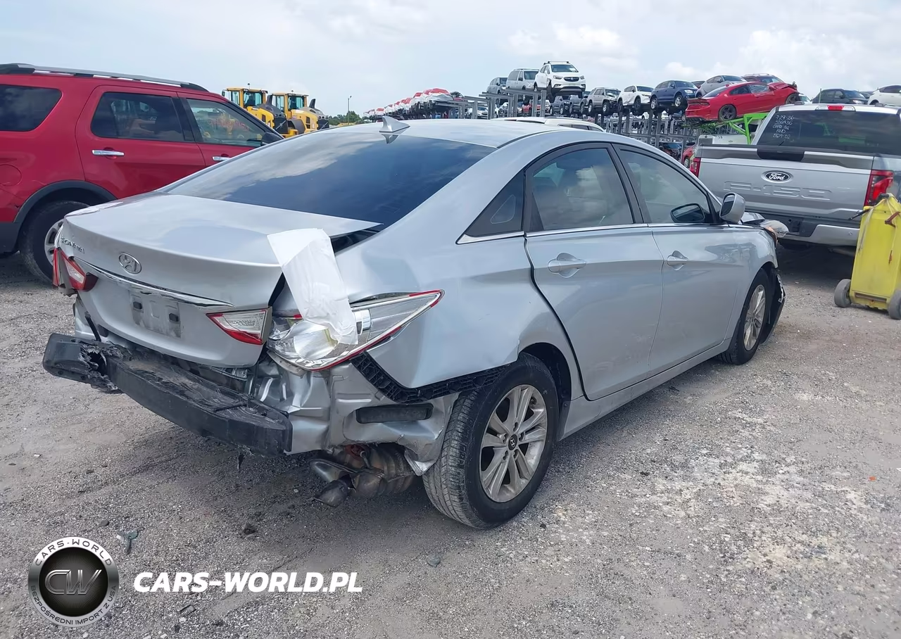 2012 Hyundai Sonata Gls VIN:5NPEB4AC7CH488077 - 4