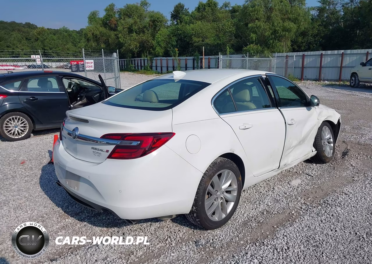 2015 Buick Regal Turbo-E-Assist Premium I VIN:2G4GN5EX8F9253628 - 4