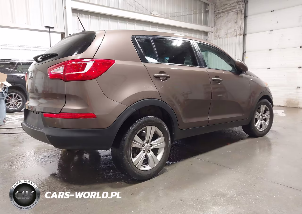 2013 Kia Sportage Lx VIN:KNDPBCA25D7402734 - 4
