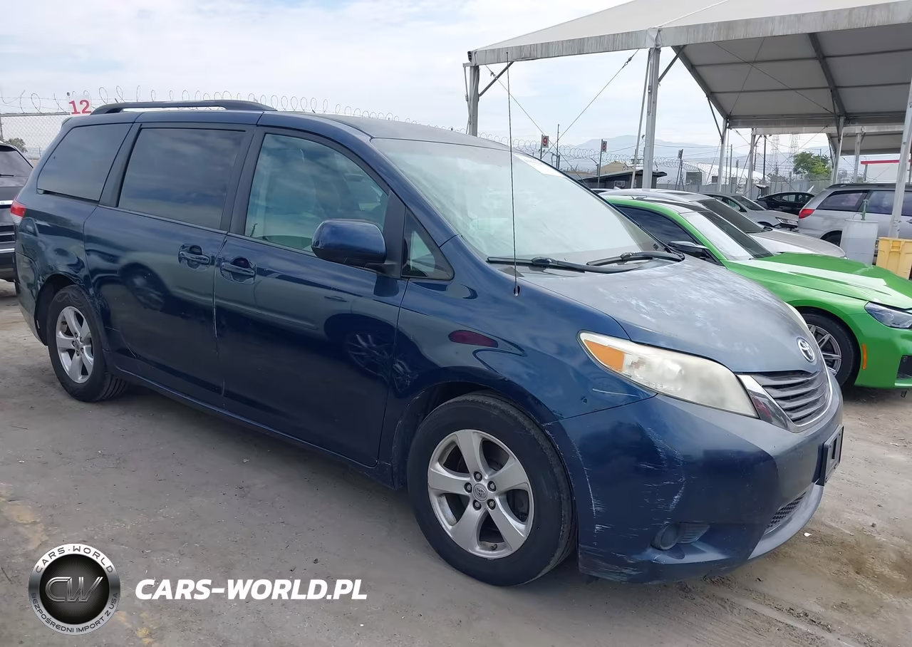 2012 Toyota Sienna Le V6 8 Passenger – zdjęcie 1 z 15