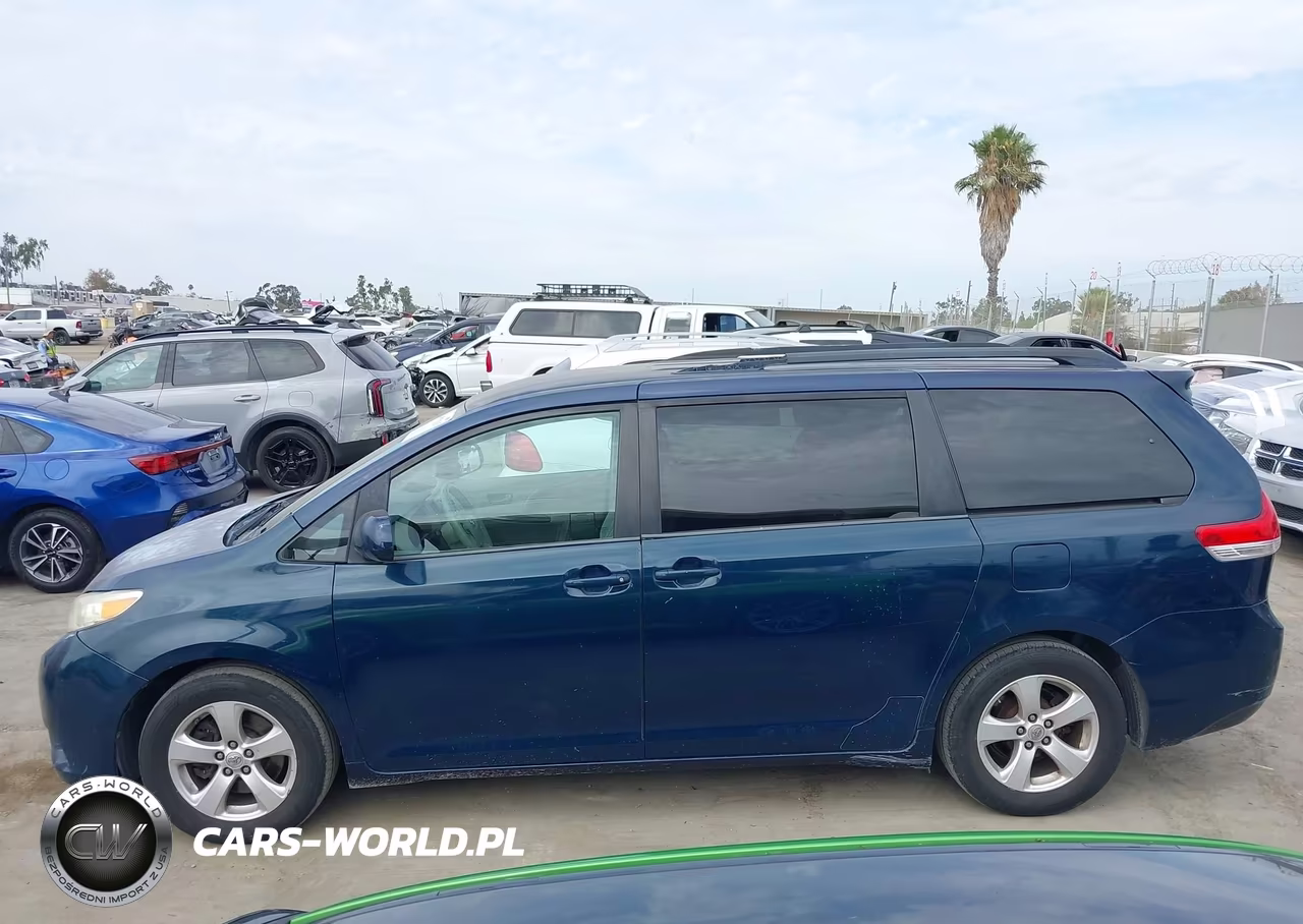 2012 Toyota Sienna Le V6 8 Passenger VIN:5TDKK3DC9CS260536 - 13