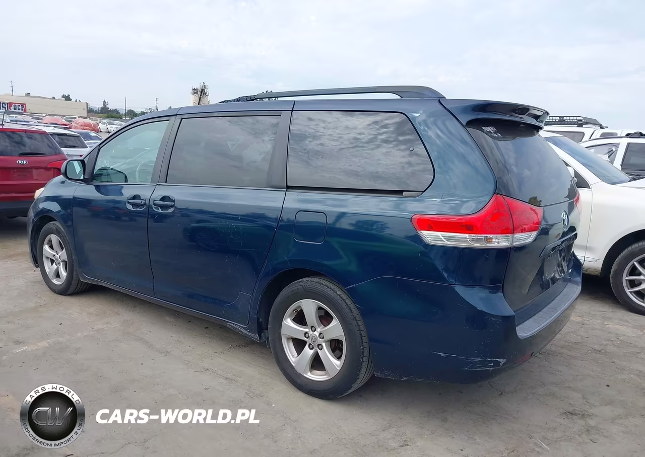 2012 Toyota Sienna Le V6 8 Passenger VIN:5TDKK3DC9CS260536 - 3