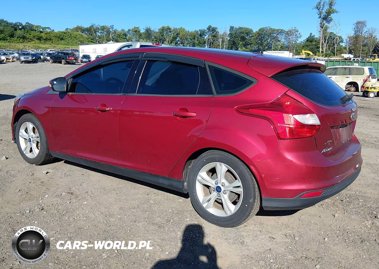 2014 Ford Focus Se VIN:1FADP3K25EL424718 - 3