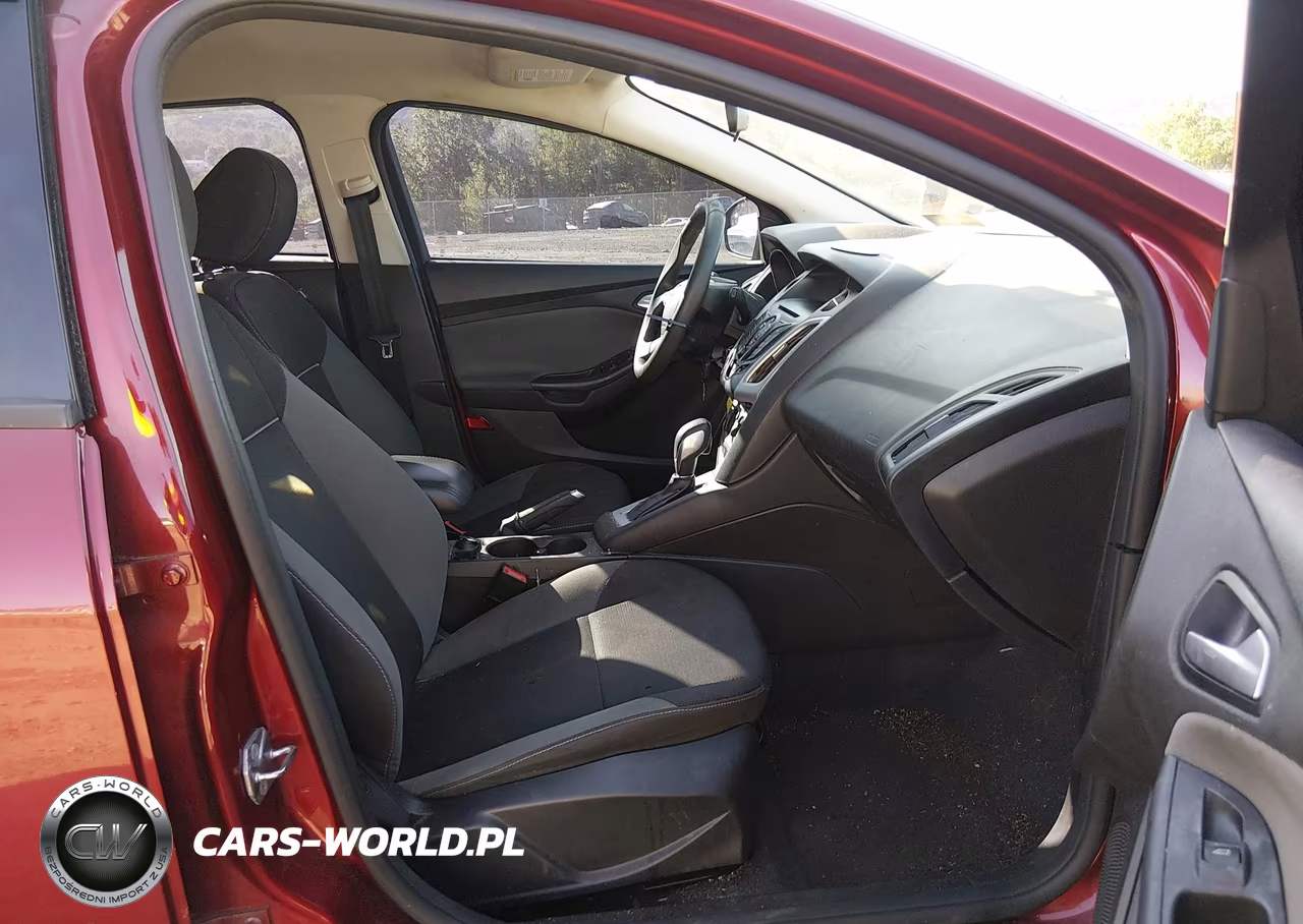 2014 Ford Focus Se VIN:1FADP3K25EL424718 - 5
