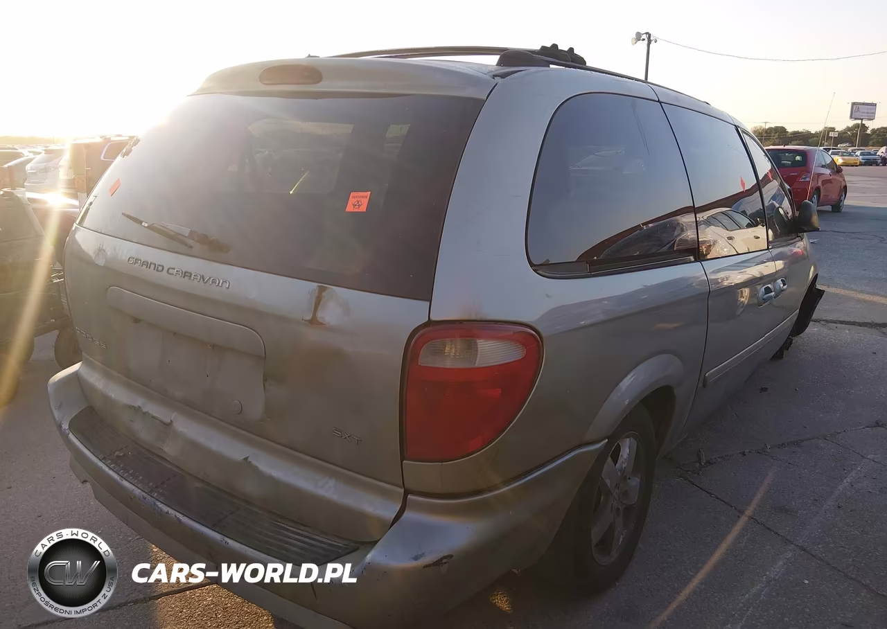 2005 Dodge Grand Caravan Sxt VIN:2D4GP44LX5R304569 - 4