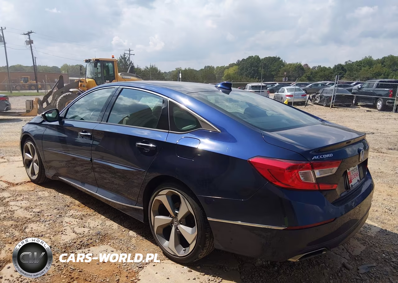2018 Honda Accord Touring VIN:1HGCV1F99JA006113 - 3
