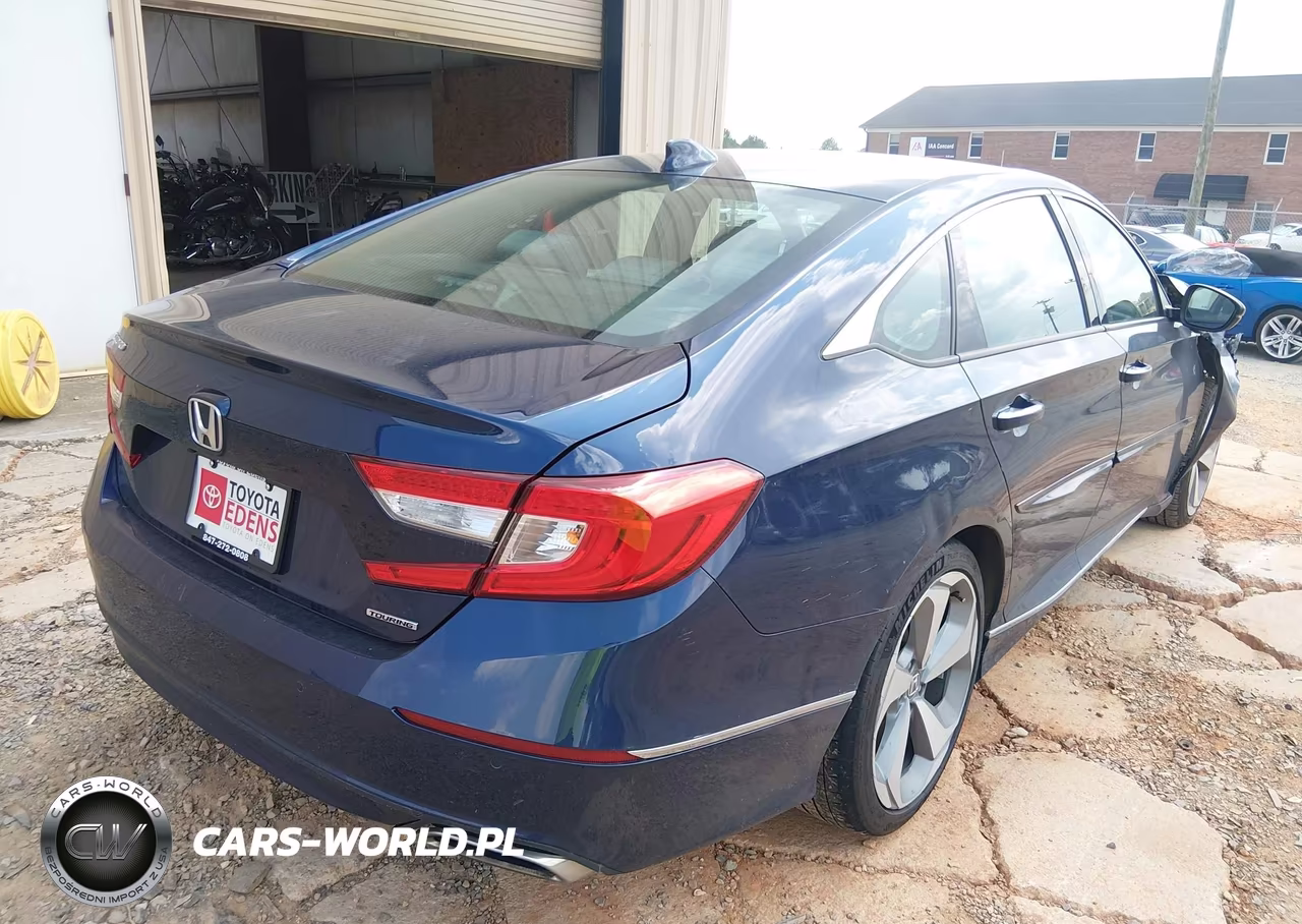 2018 Honda Accord Touring VIN:1HGCV1F99JA006113 - 4