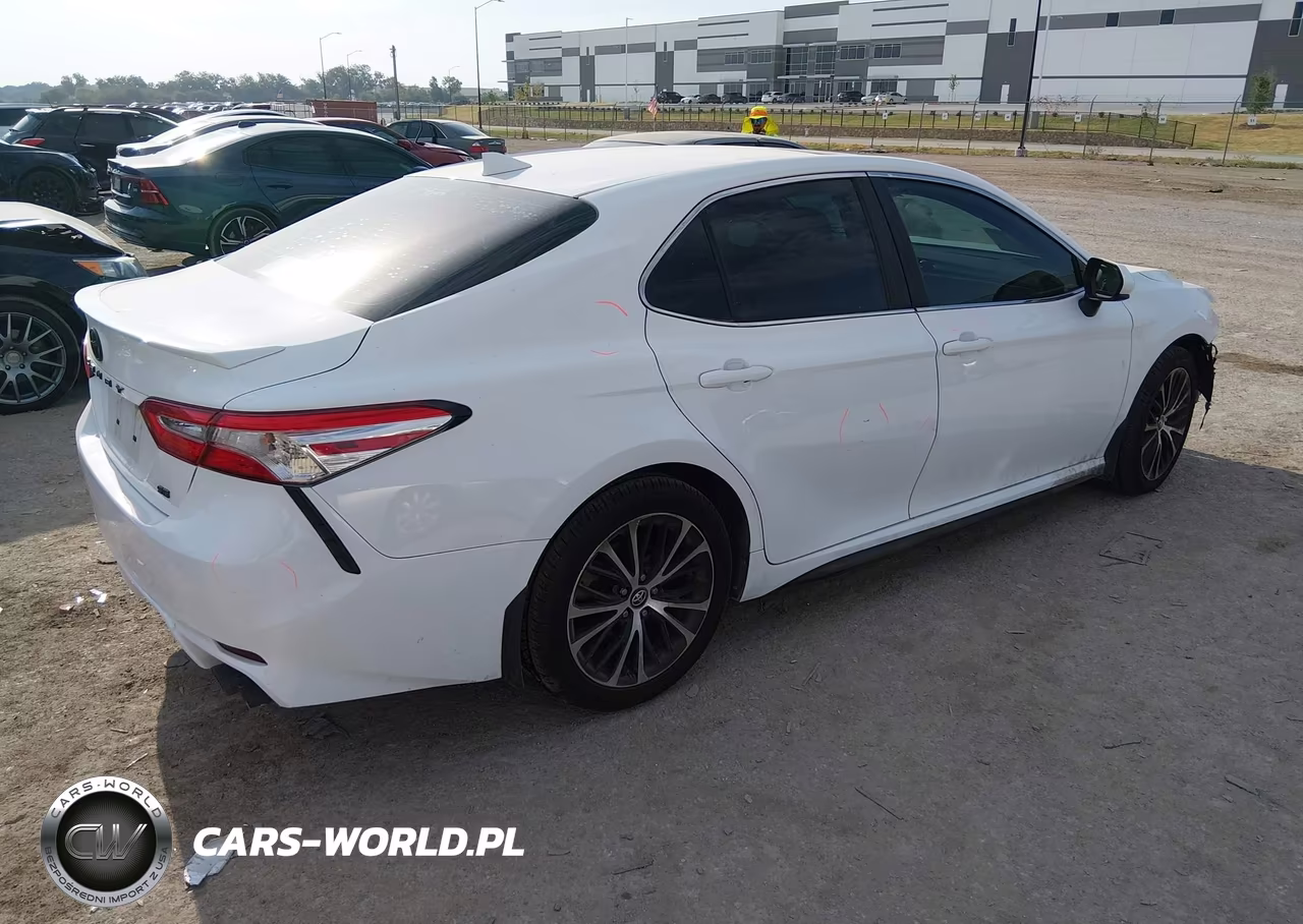 2020 Toyota Camry Se VIN:4T1G11AK7LU891754 - 4