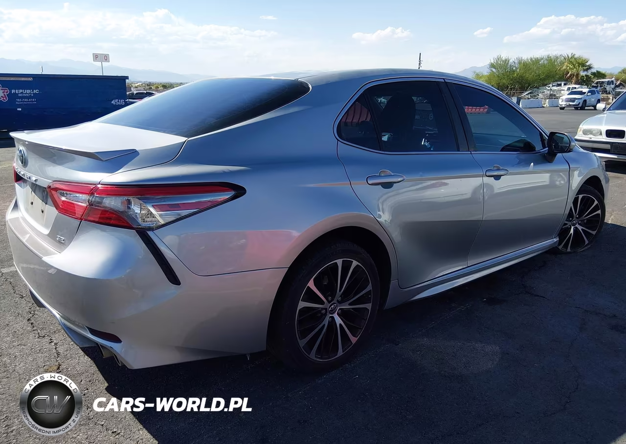 2018 Toyota Camry Se VIN:4T1B11HK9JU079854 - 4