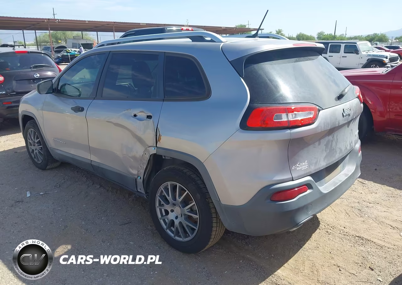 2015 Jeep Cherokee Sport VIN:1C4PJLAB1FW711323 - 3