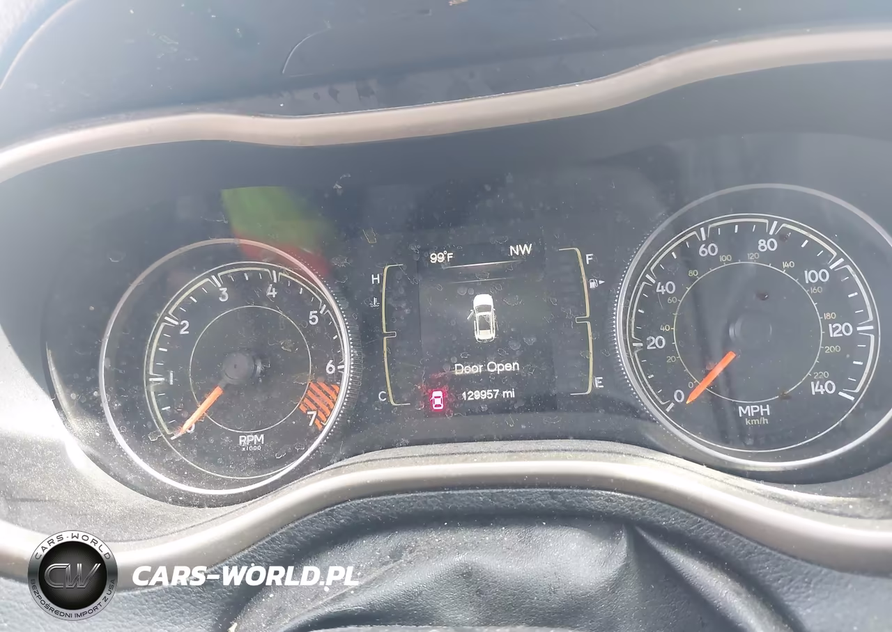 2015 Jeep Cherokee Sport VIN:1C4PJLAB1FW711323 - 7