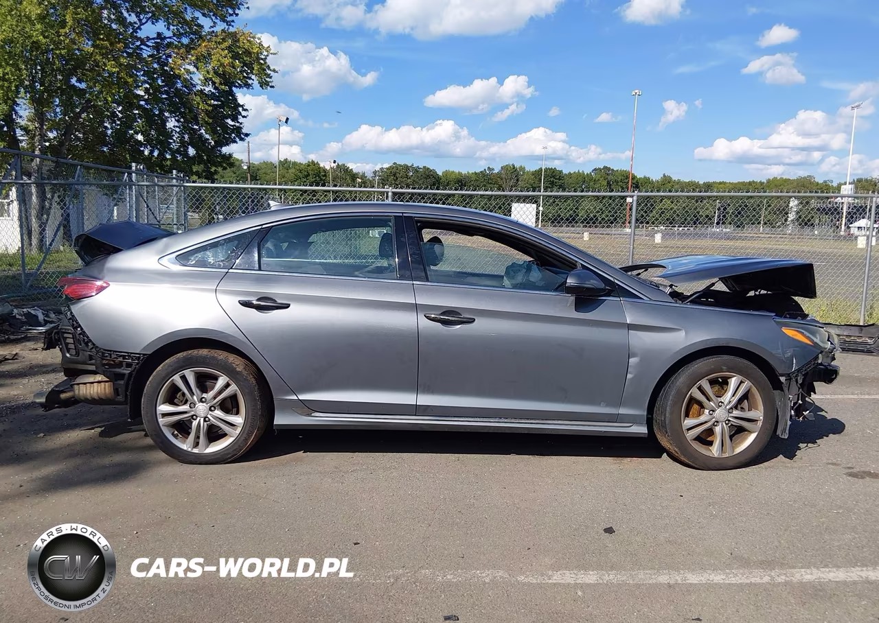 2018 Hyundai Sonata Sport+ VIN:5NPE34AF7JH721928 - 13