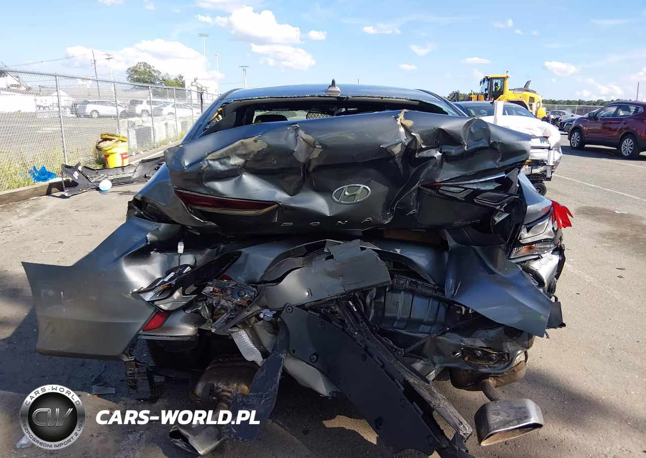 2018 Hyundai Sonata Sport+ VIN:5NPE34AF7JH721928 - 16