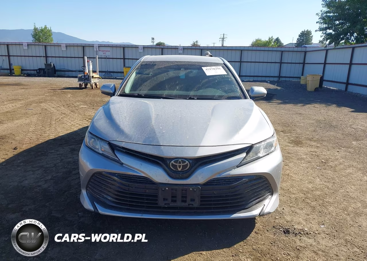 2018 Toyota Camry Le VIN:4T1B11HK3JU046977 - 12