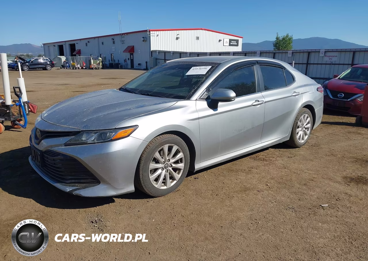 2018 Toyota Camry Le VIN:4T1B11HK3JU046977 - 2