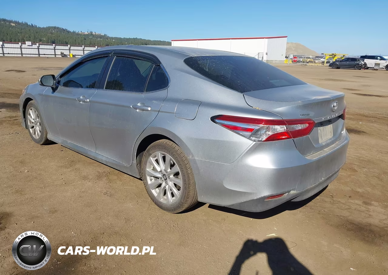 2018 Toyota Camry Le VIN:4T1B11HK3JU046977 - 3
