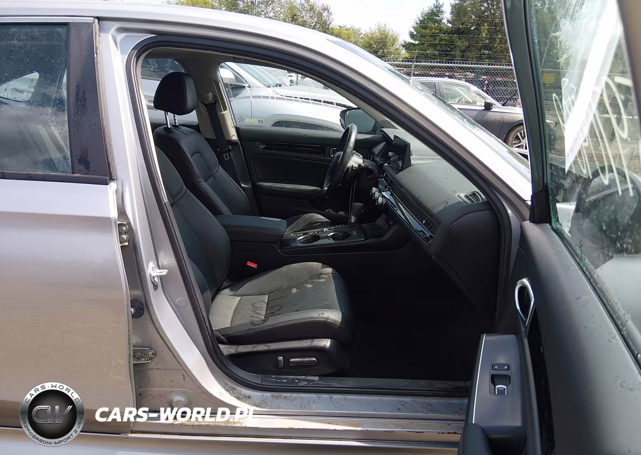 2024 Honda Civic Touring VIN:2HGFE1F90RH325541 - 5