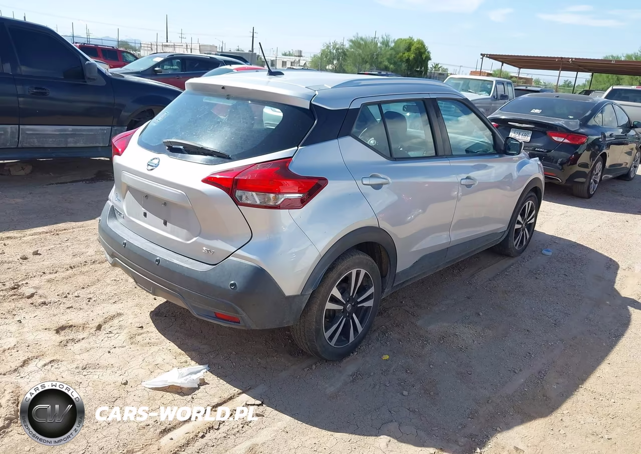 2020 Nissan Kicks Sv Xtronic Cvt VIN:3N1CP5CV8LL508420 - 4