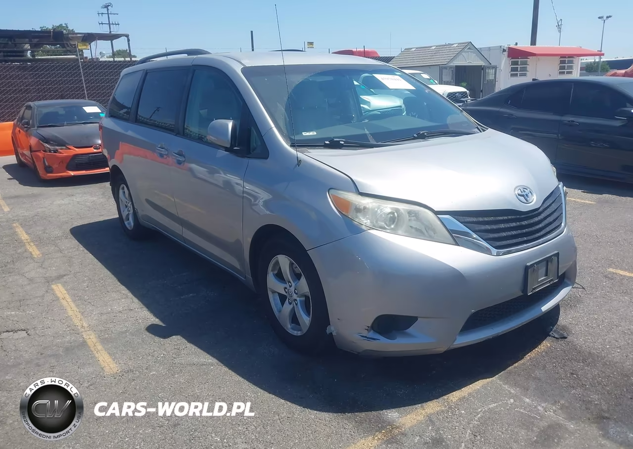 2014 Toyota Sienna Le V6 8 Passenger VIN:5TDKK3DC0ES497726 - 1