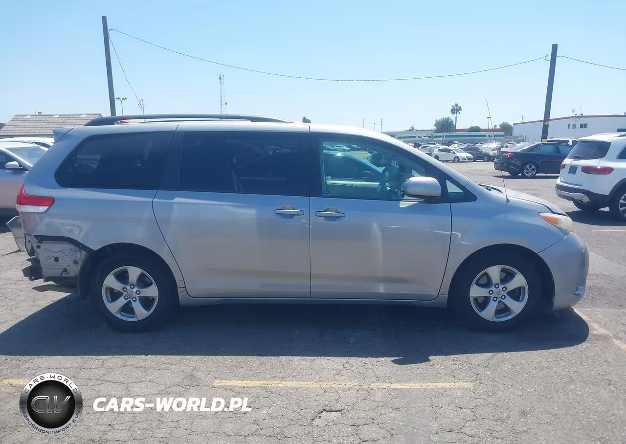 2014 Toyota Sienna Le V6 8 Passenger VIN:5TDKK3DC0ES497726 - 14