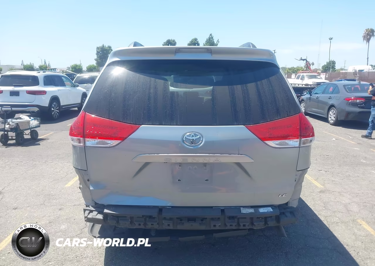 2014 Toyota Sienna Le V6 8 Passenger VIN:5TDKK3DC0ES497726 - 17